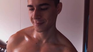 Bick Dick Muscle Guy Jerk Off & Flexing