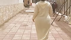 Moroccan big ass jallaba (7aslatni kansawrha )!!!!!!!!!