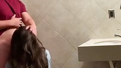 Eskisehirli sevgilisini tuvalette sikiyor