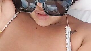 You prefer the sea or my feet?